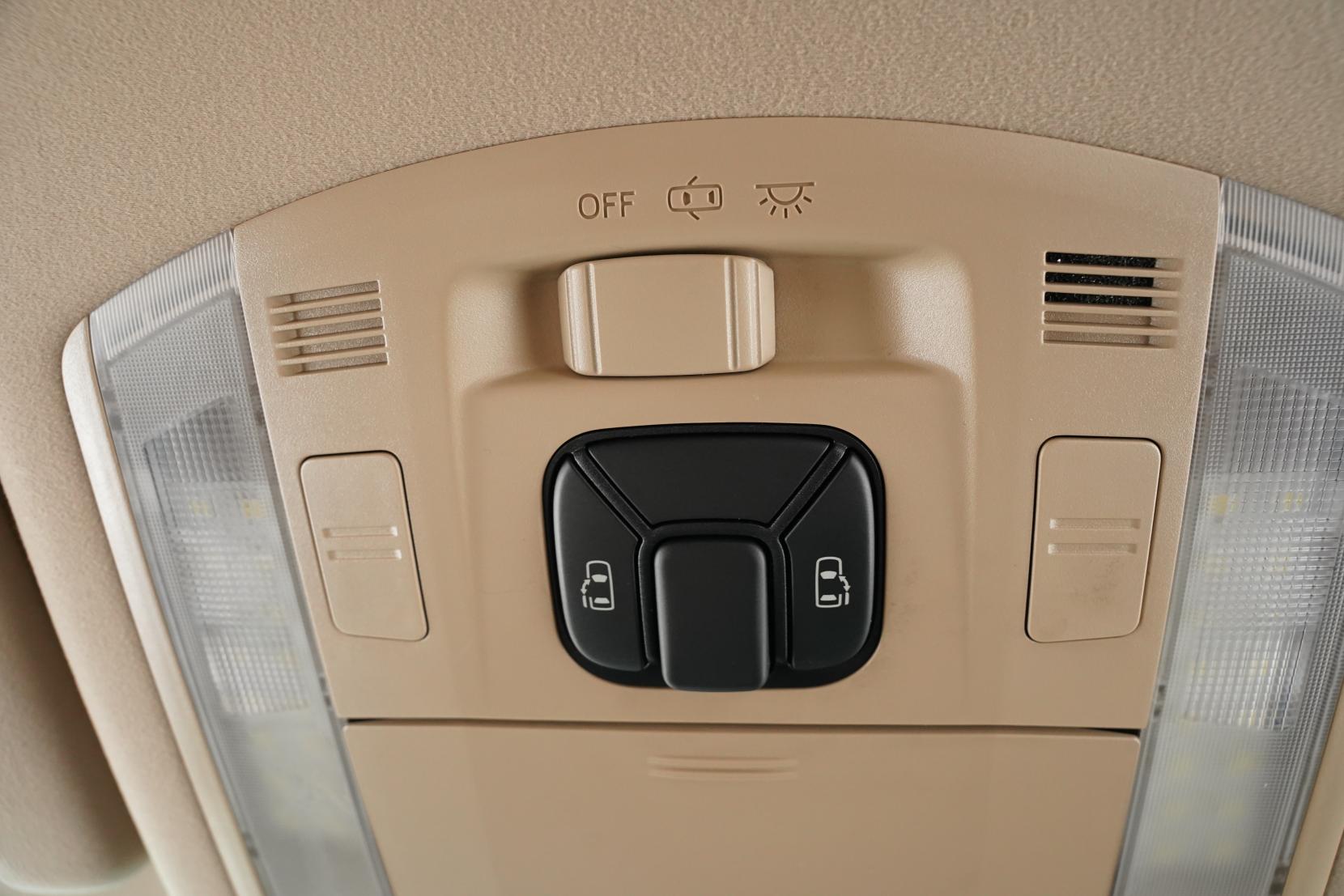 Toyota Vellfire 2.4 HYBRID 4WD X