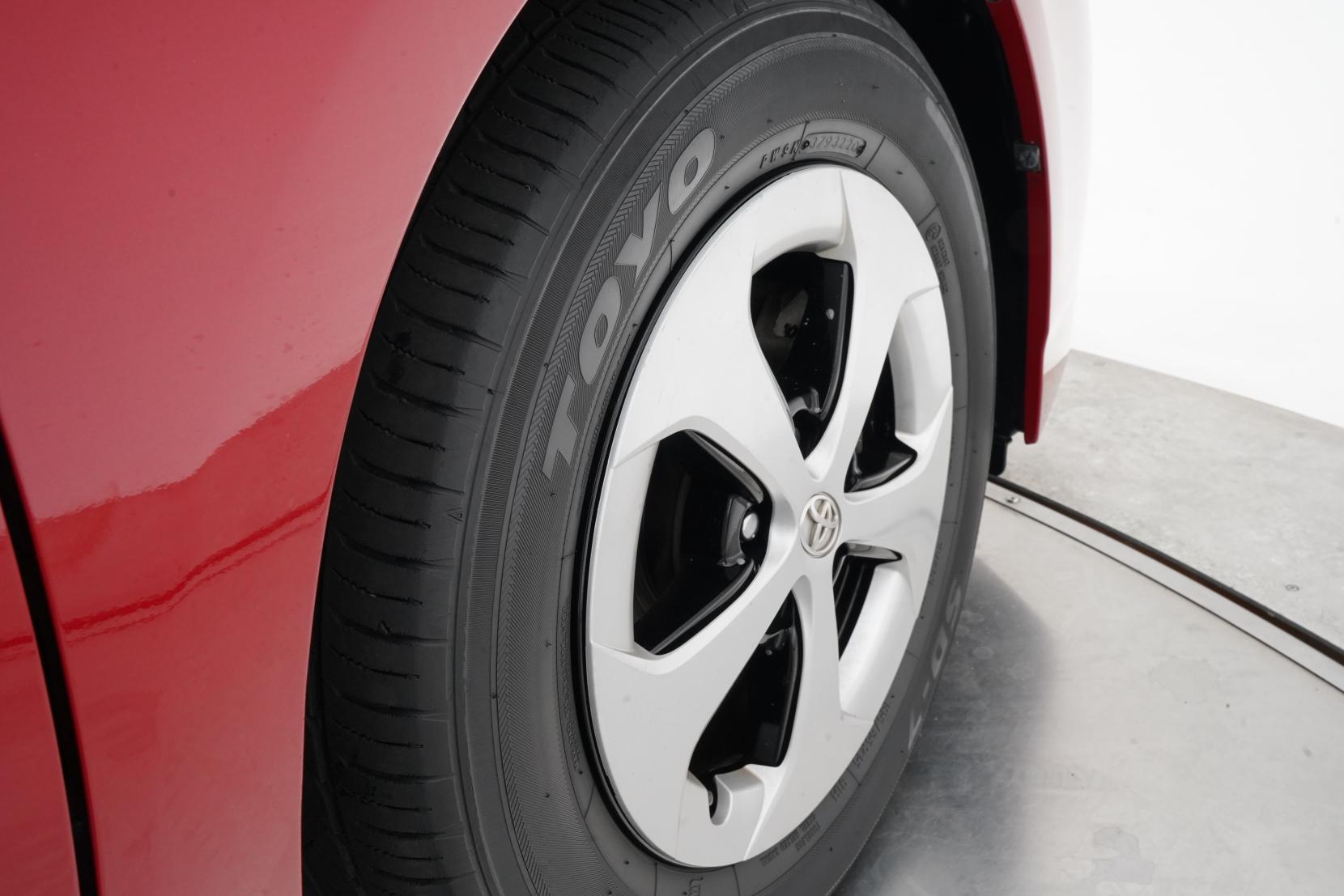 Toyota Prius 1.8 5D S