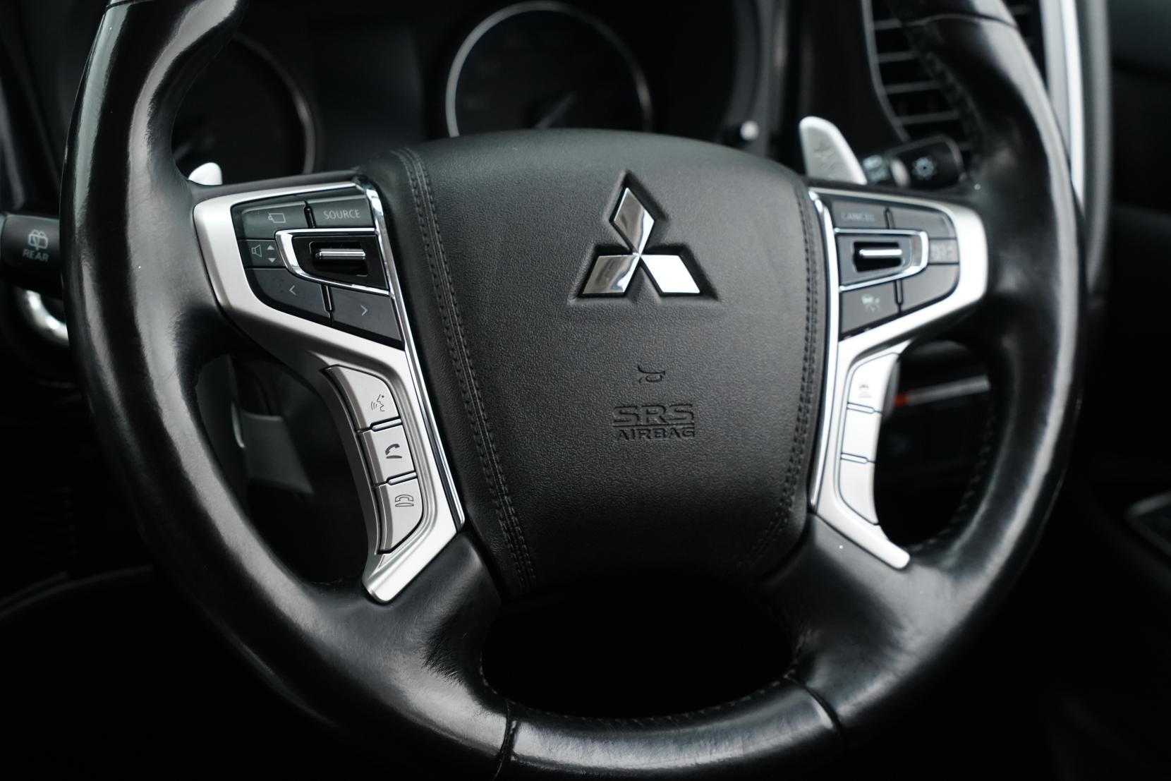 Mitsubishi Outlander 2.0 PHEV 4WD G PREMIUM PACKAGE