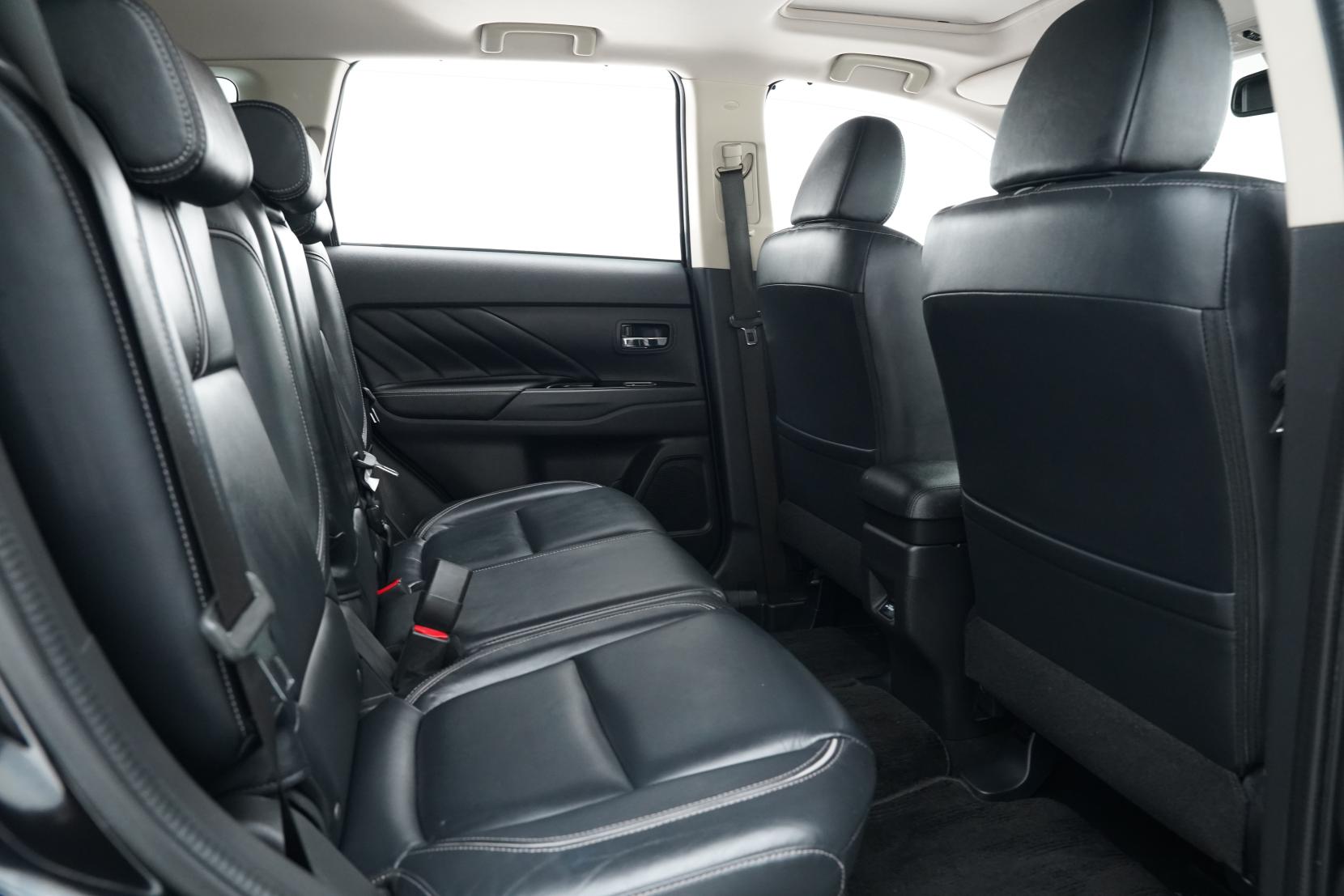 Mitsubishi Outlander 2.0 PHEV 4WD G PREMIUM PACKAGE