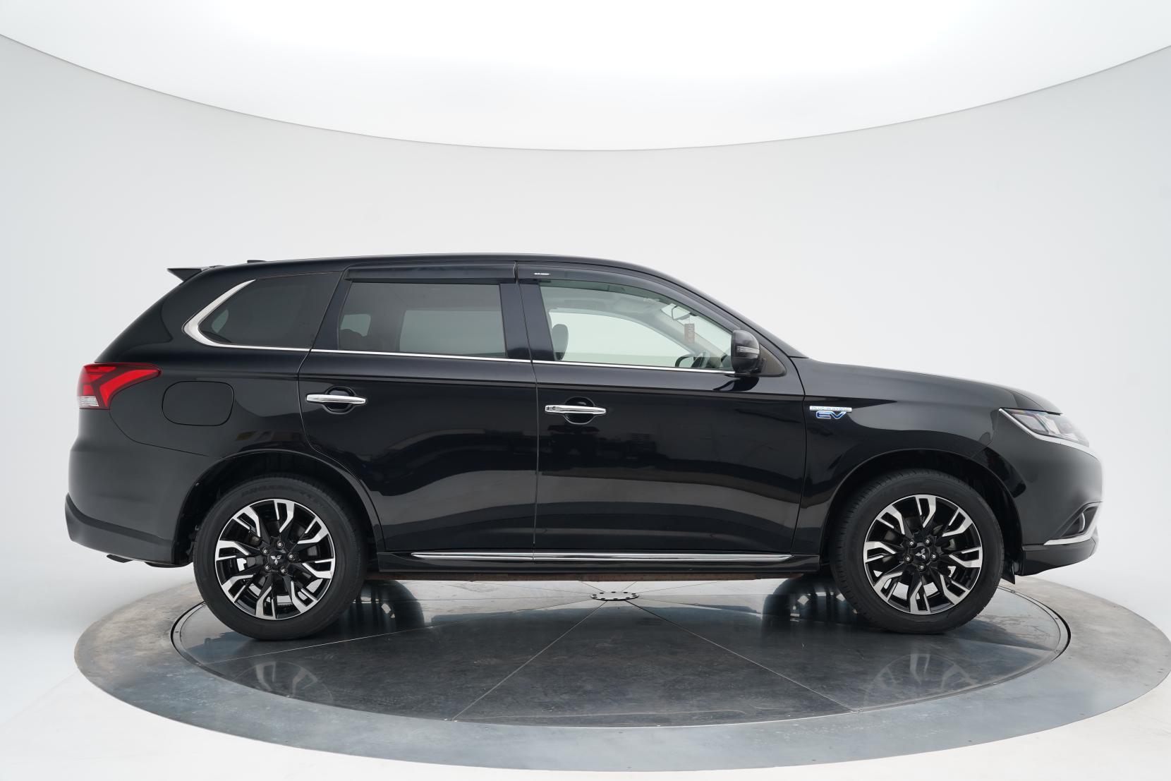 Mitsubishi Outlander 2.0 PHEV 4WD G PREMIUM PACKAGE