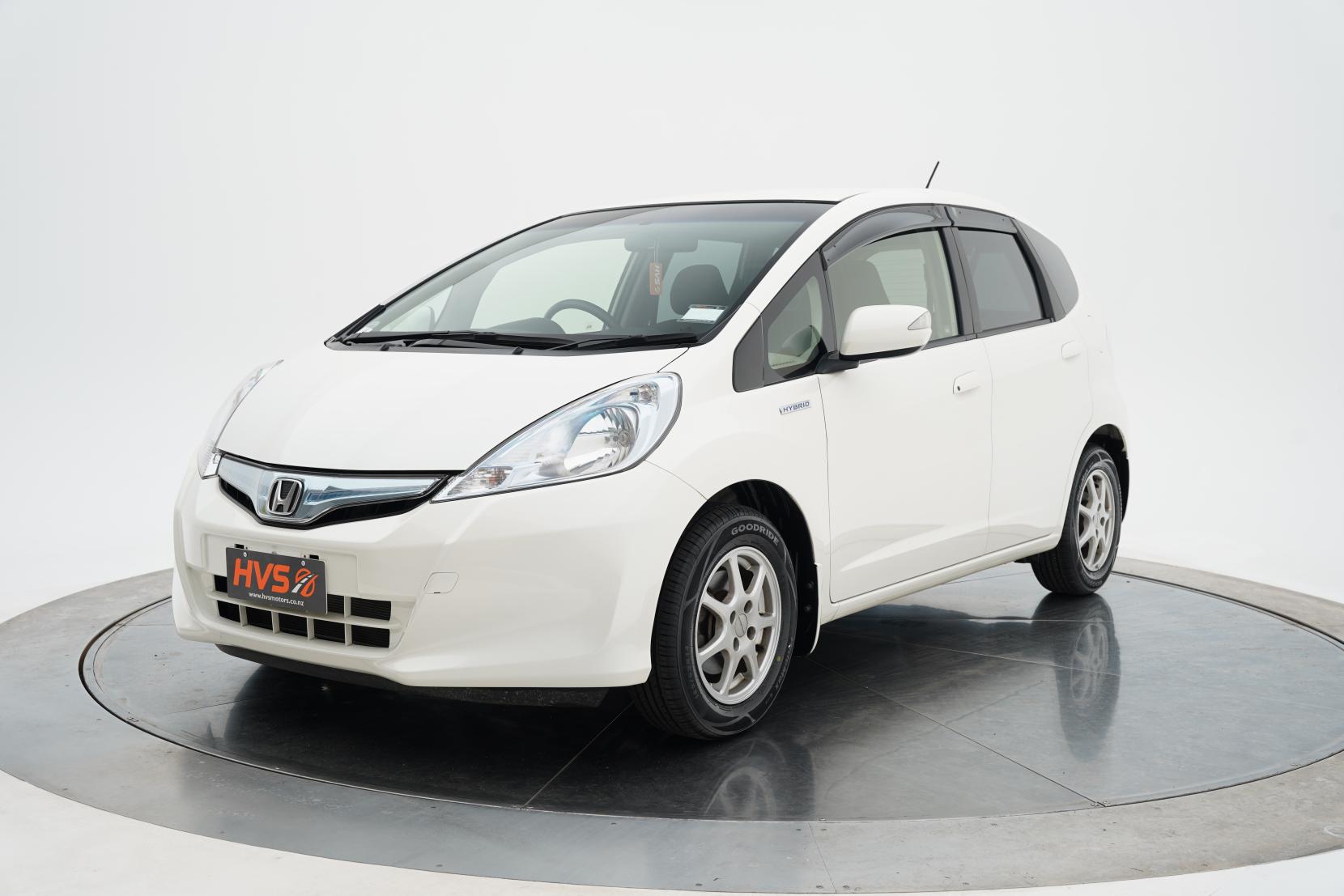 Honda Fit ARIA 1.3L Hybrid Alloys