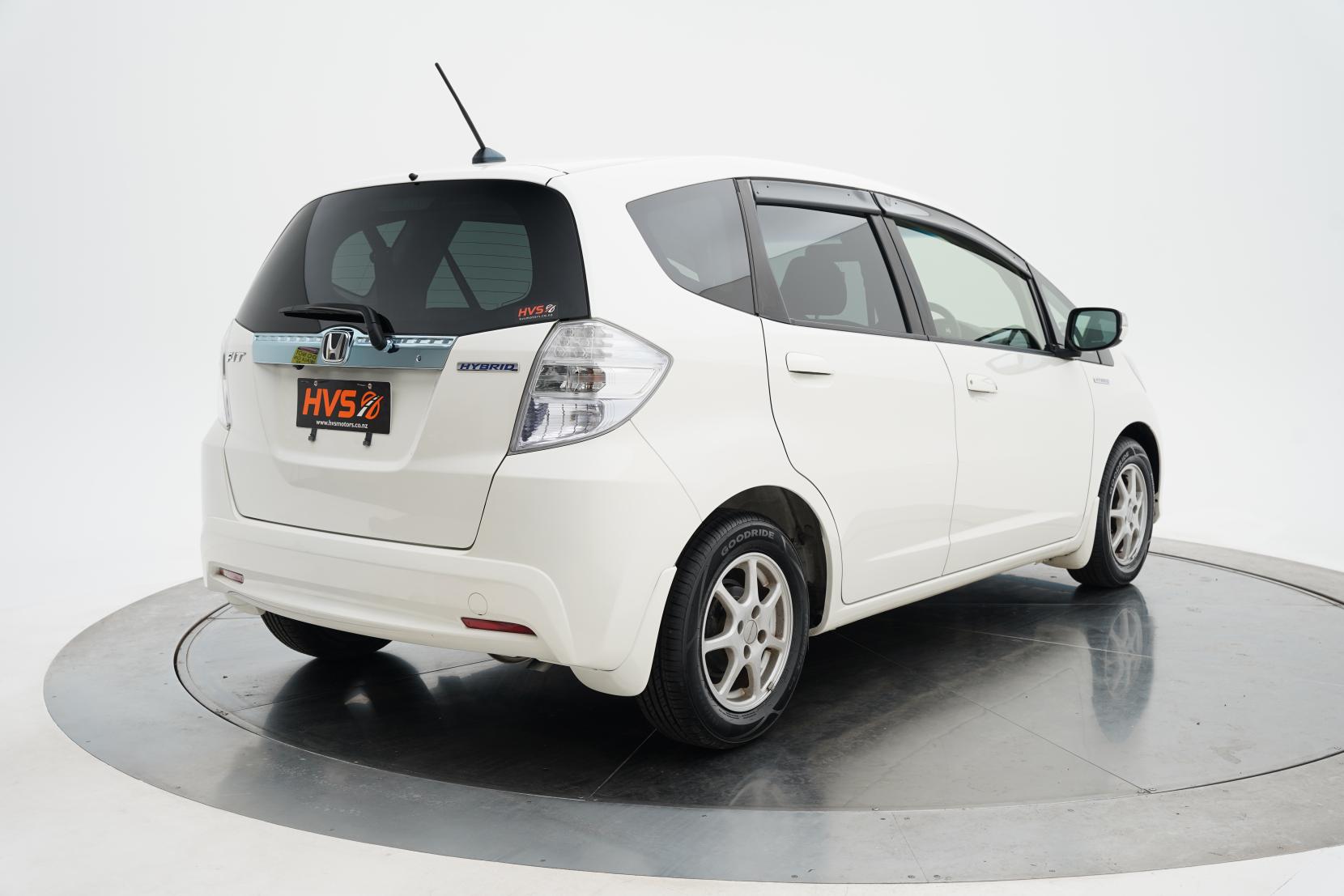 Honda Fit ARIA 1.3L Hybrid Alloys