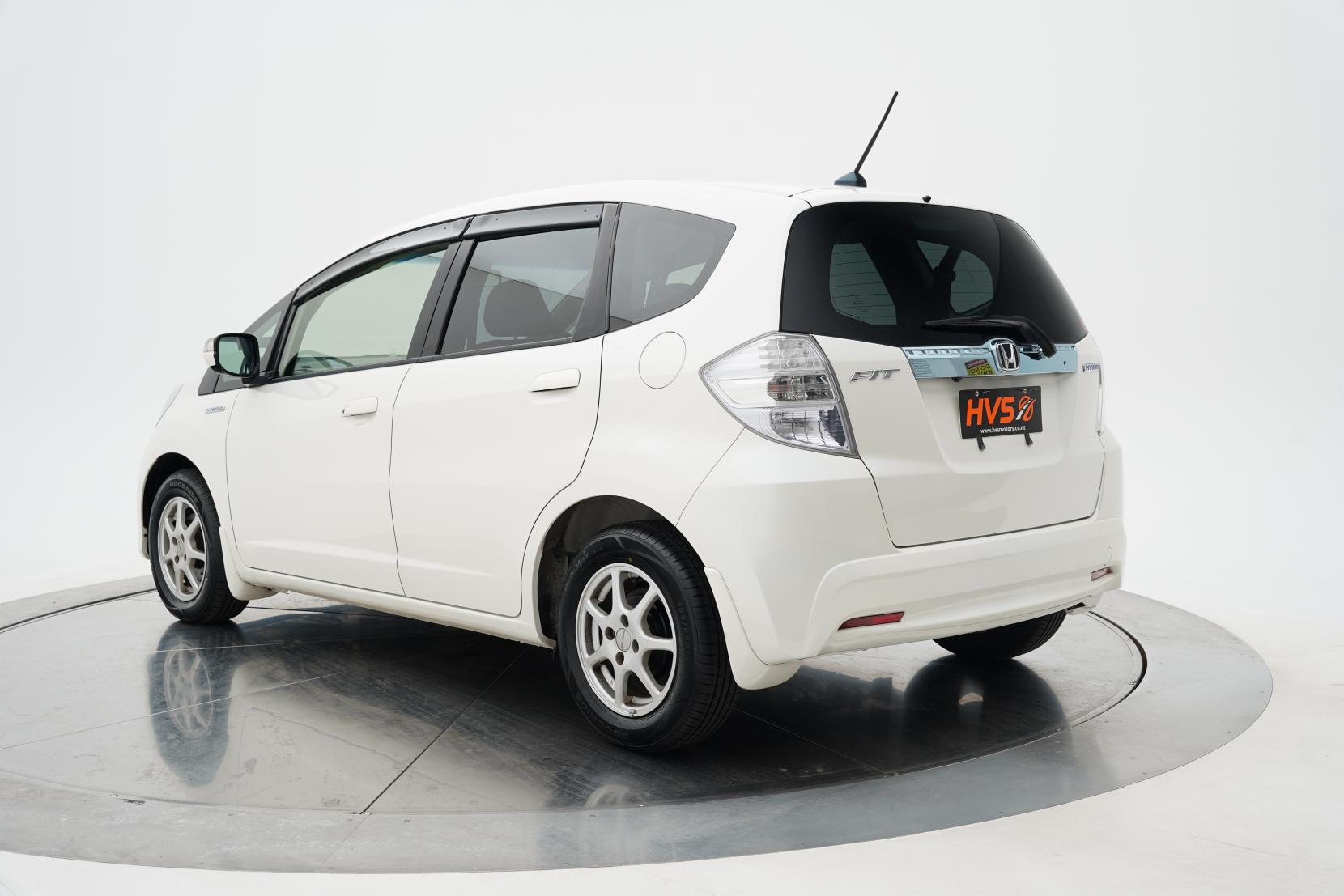 Honda Fit ARIA 1.3L Hybrid Alloys