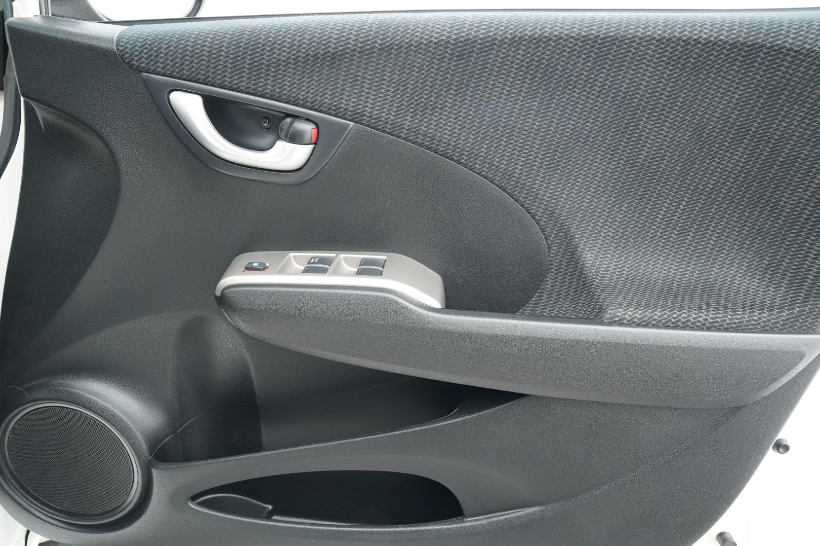 Honda Fit ARIA 1.3L Hybrid Alloys