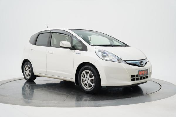 Honda Fit ARIA 1.3L Hybrid Alloys