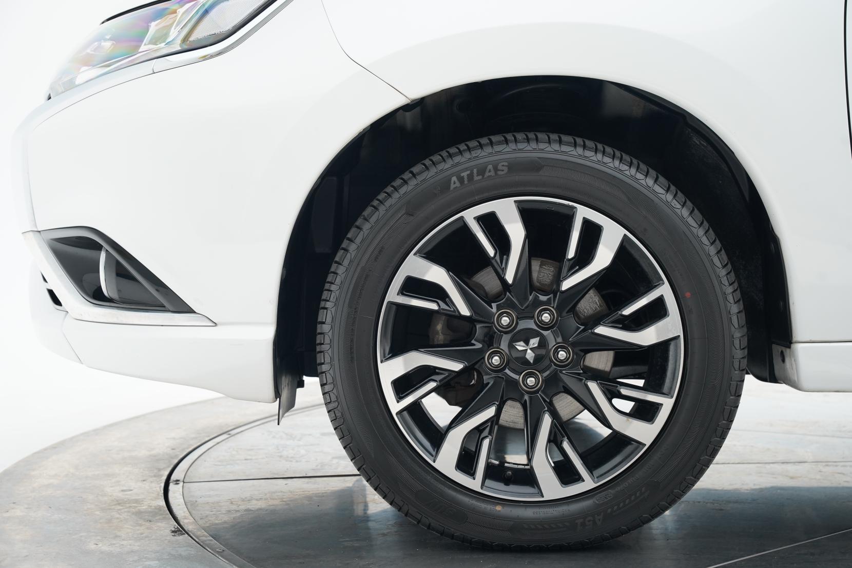 Mitsubishi Outlander 2.4 PHEV 4WD G SAFETY PACKAGE