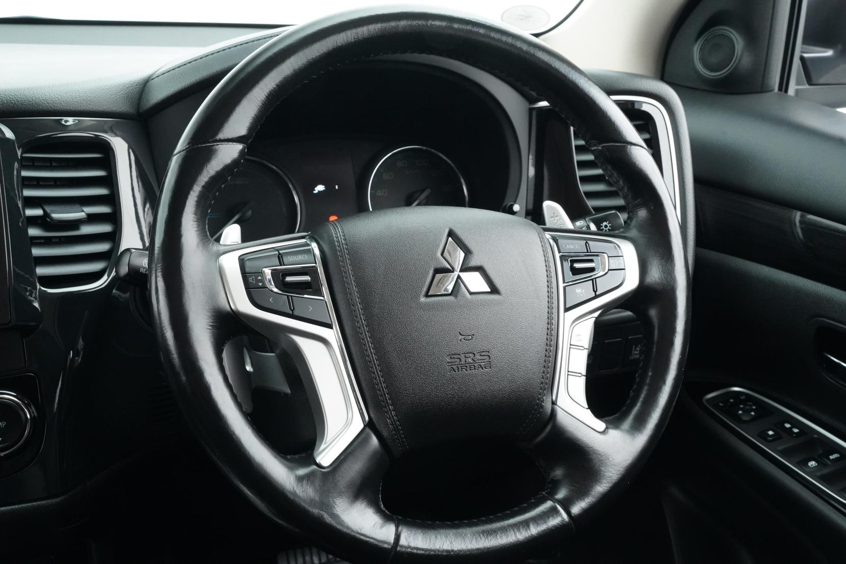 Mitsubishi Outlander 2.4 PHEV 4WD G SAFETY PACKAGE