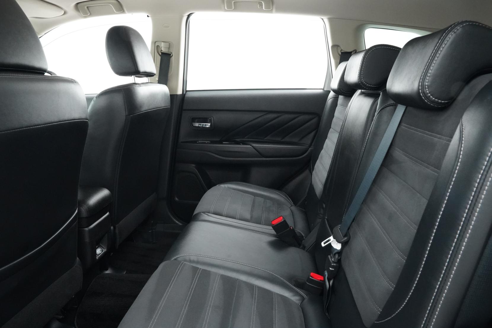 Mitsubishi Outlander 2.4 PHEV 4WD G SAFETY PACKAGE