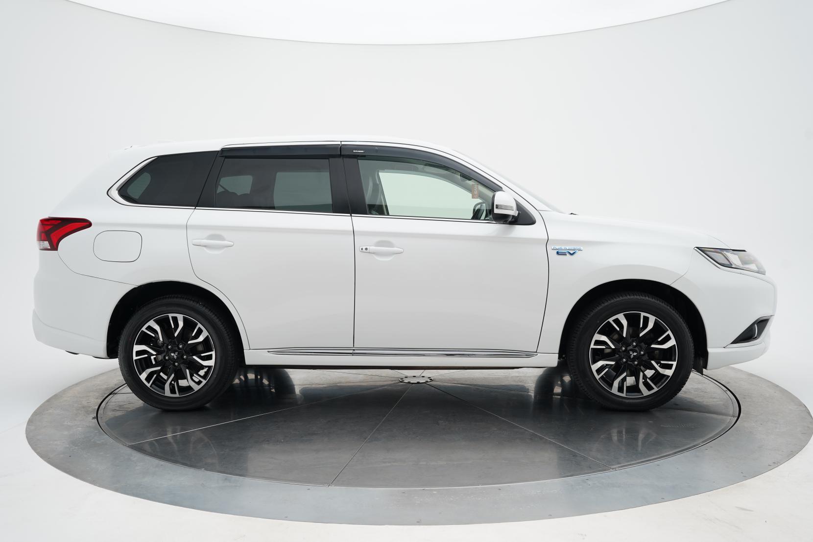 Mitsubishi Outlander 2.4 PHEV 4WD G SAFETY PACKAGE