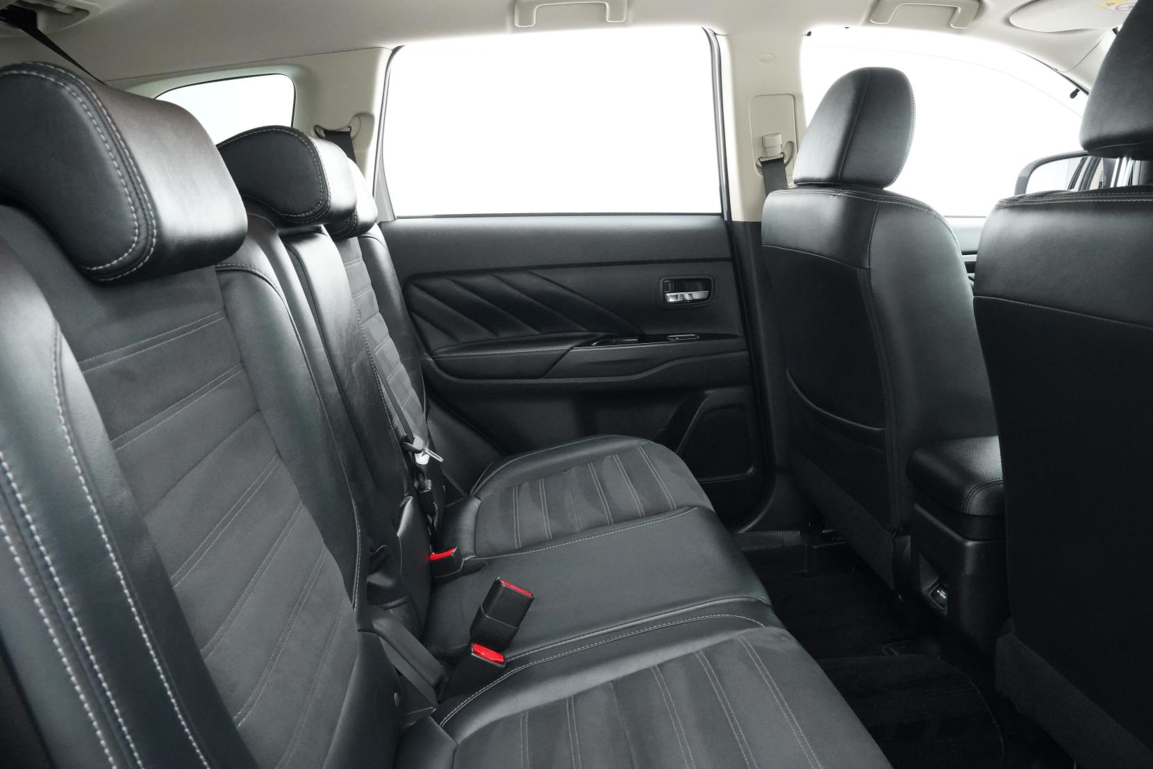 Mitsubishi Outlander 2.4 PHEV 4WD G SAFETY PACKAGE