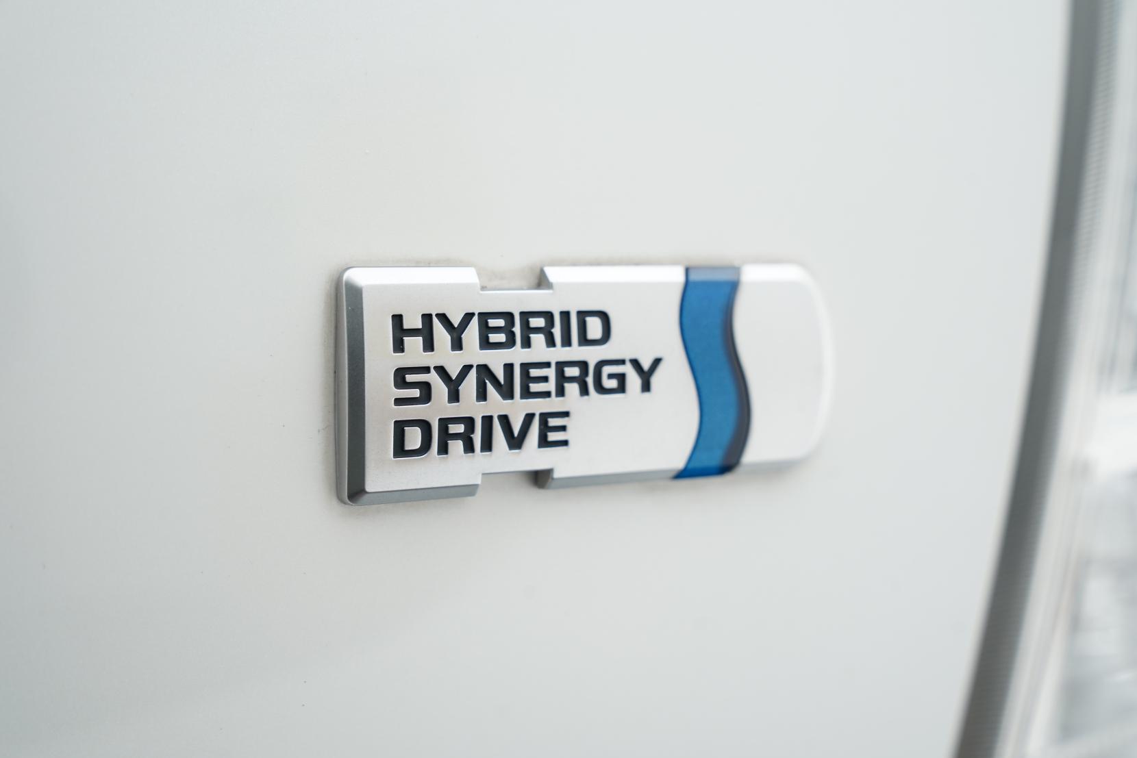 Toyota Prius Alpha G 7 Seater