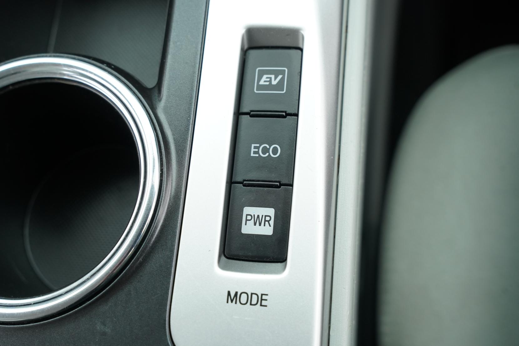 Toyota Prius Alpha G 7 Seater