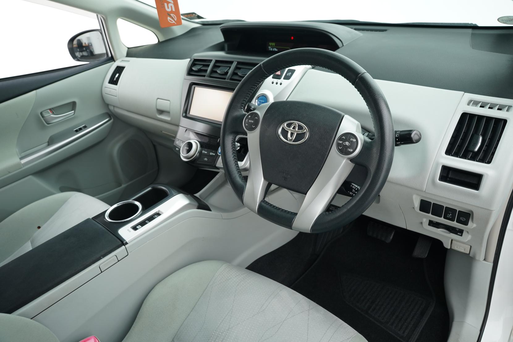 Toyota Prius Alpha G 7 Seater