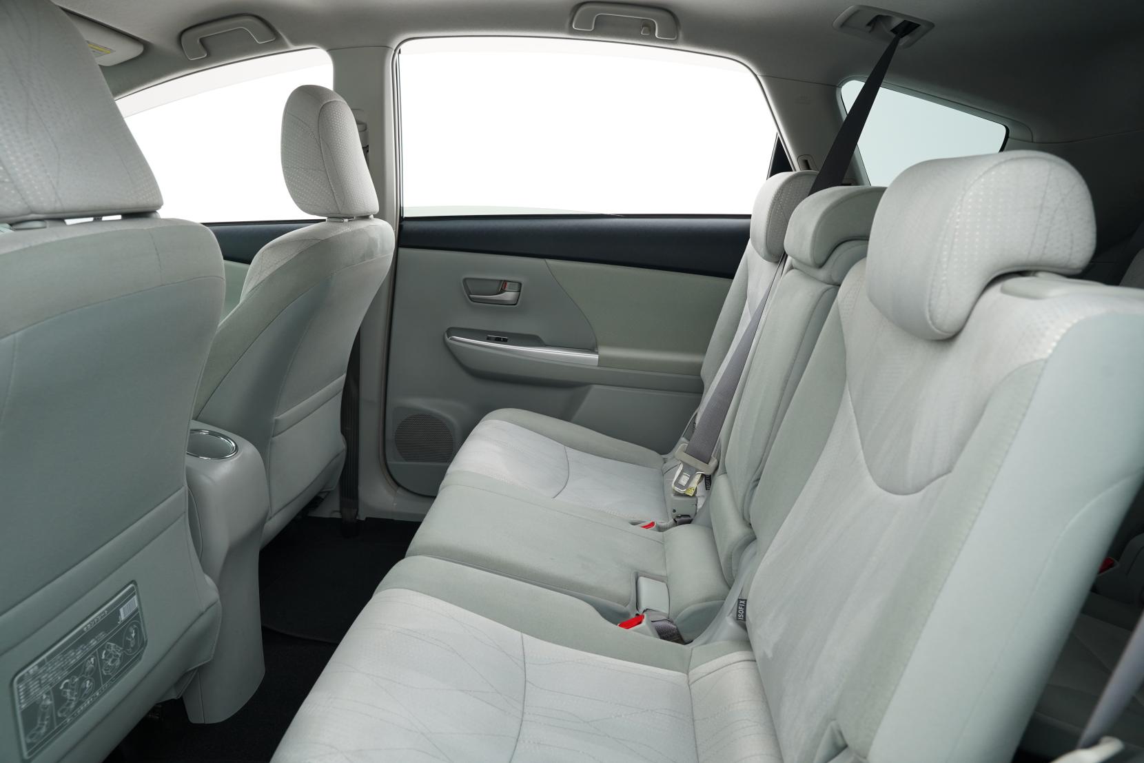 Toyota Prius Alpha G 7 Seater