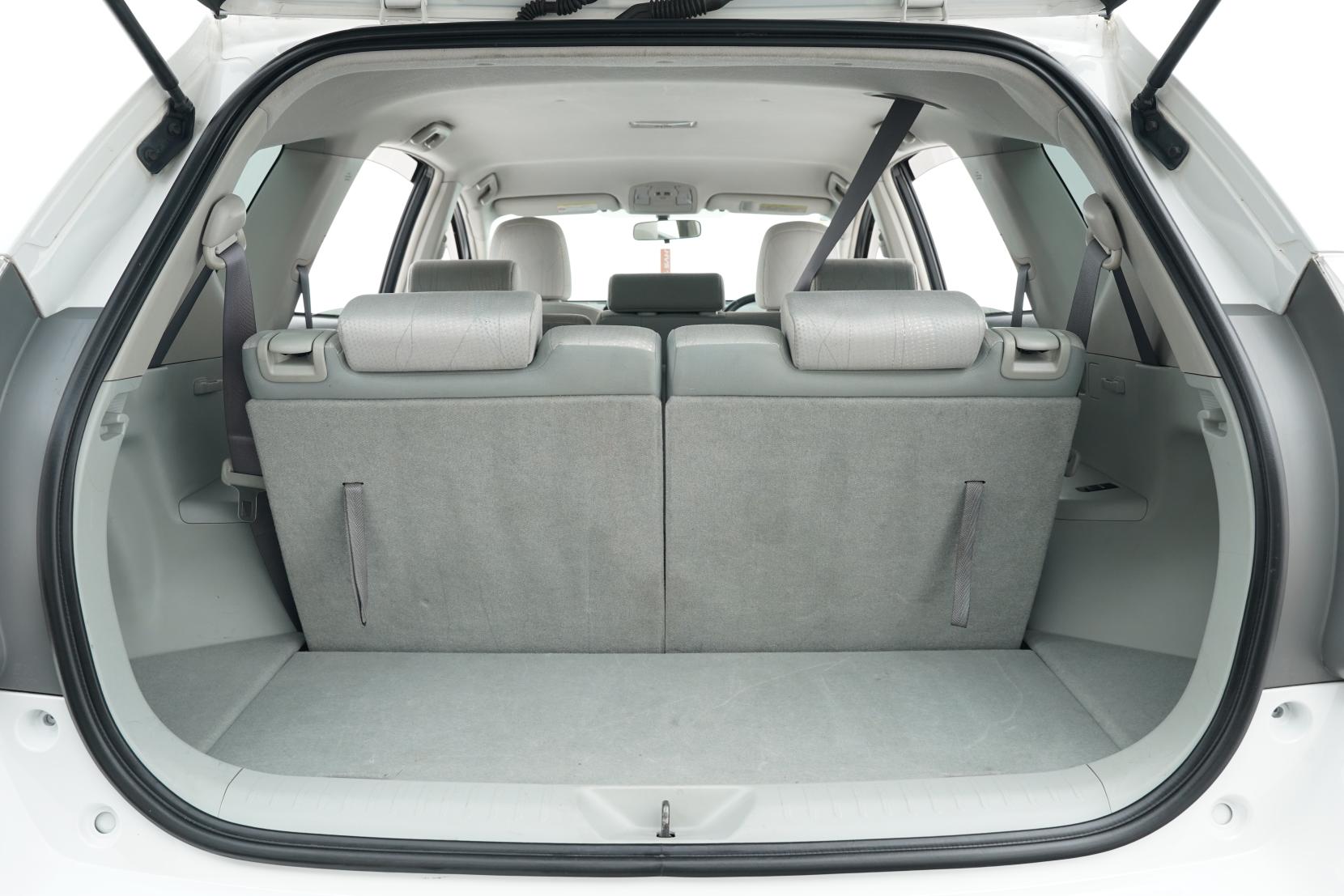 Toyota Prius Alpha G 7 Seater