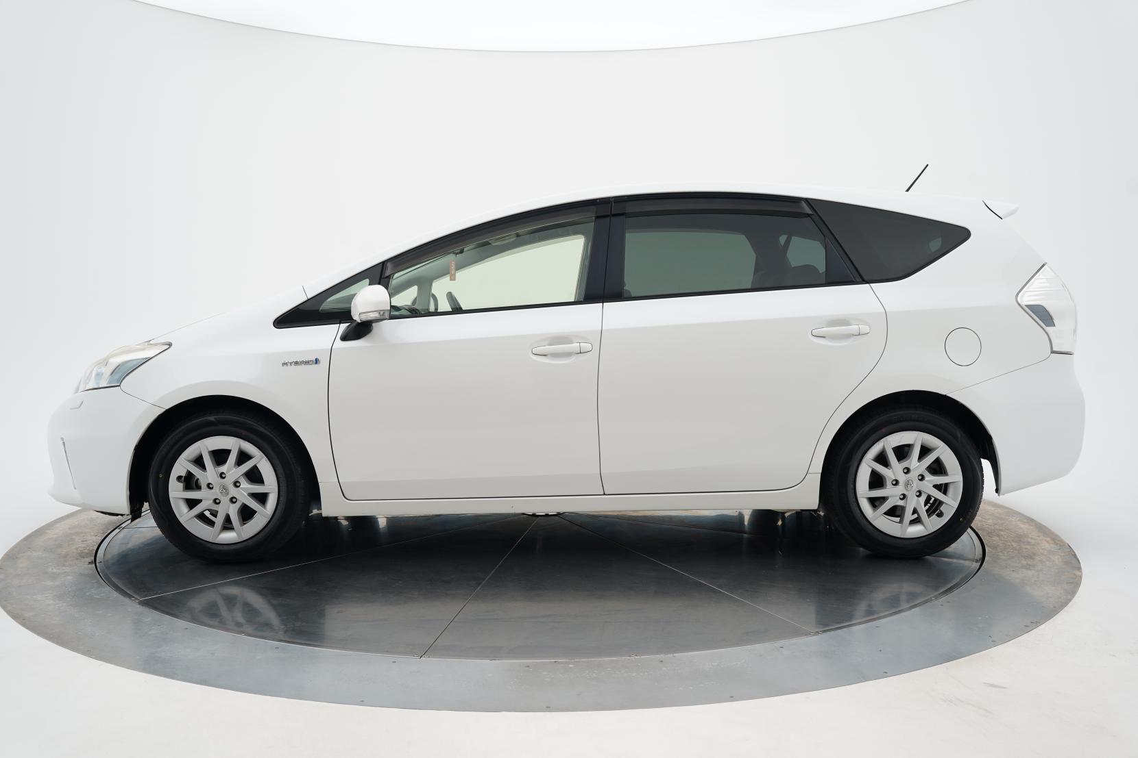 Toyota Prius Alpha G 7 Seater