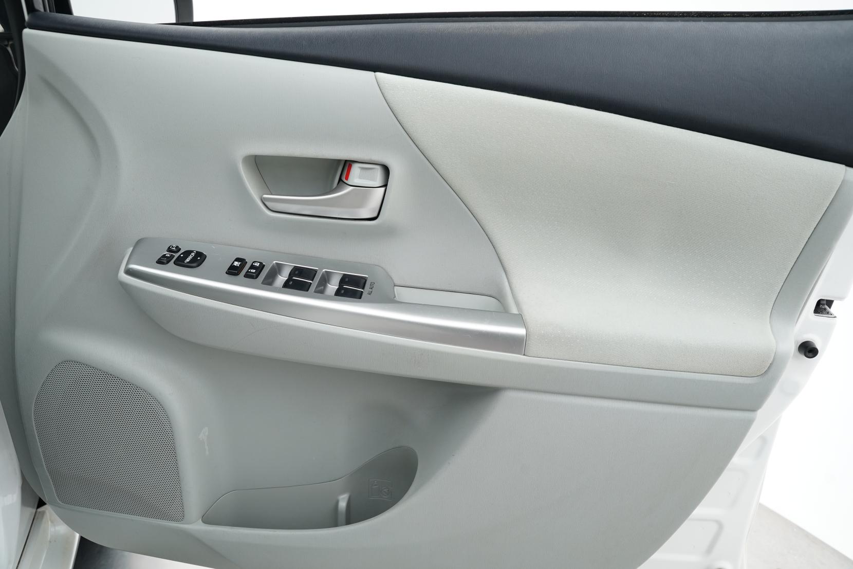 Toyota Prius Alpha G 7 Seater