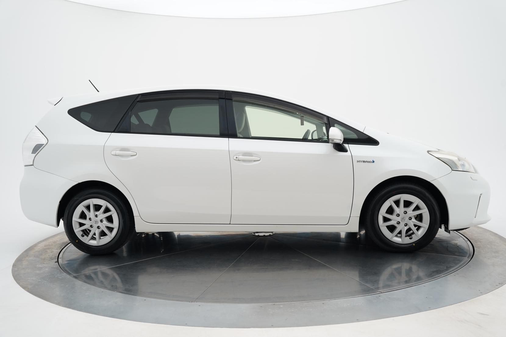 Toyota Prius Alpha G 7 Seater