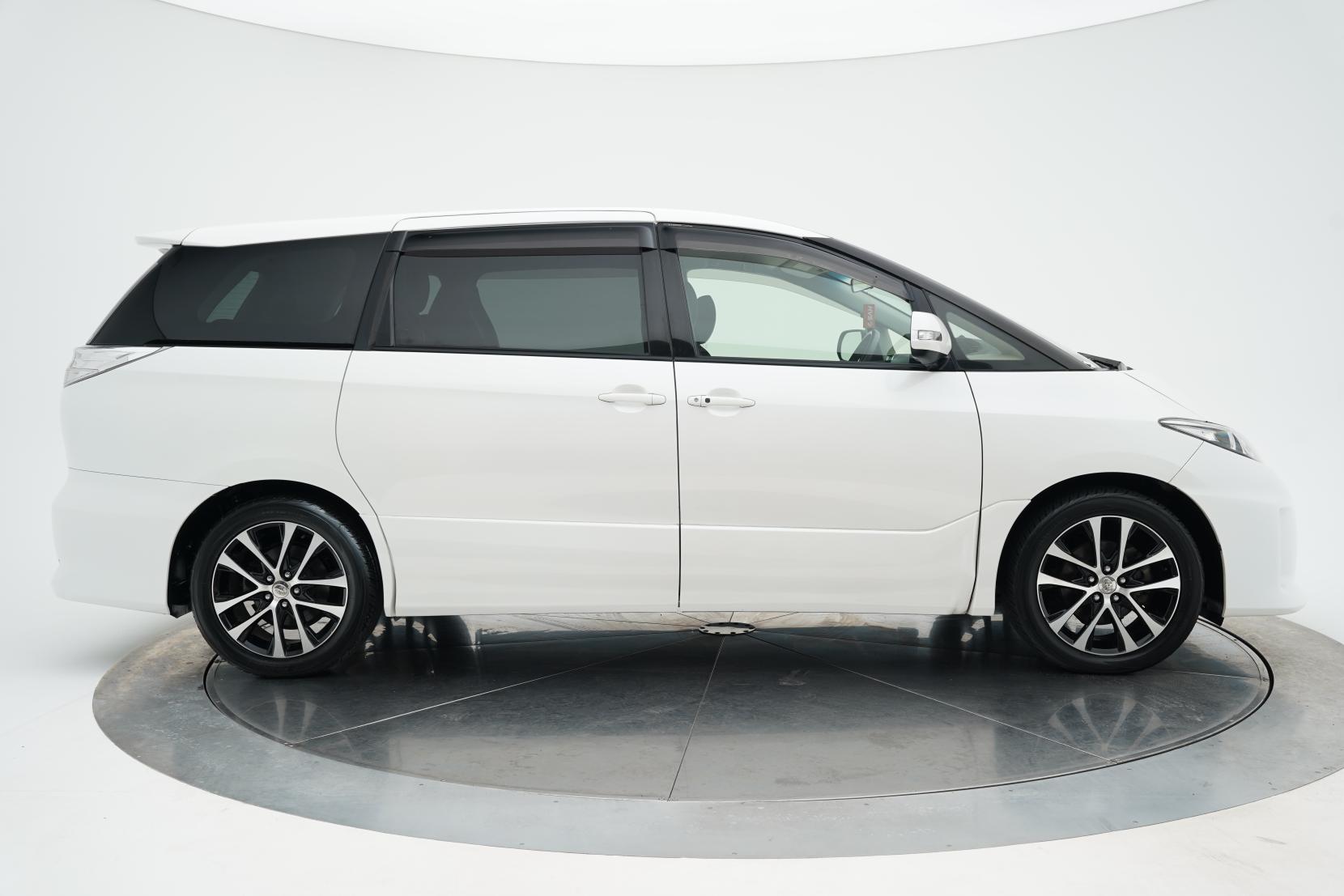 Toyota Estima 2.4 Aeras 8 Seater
