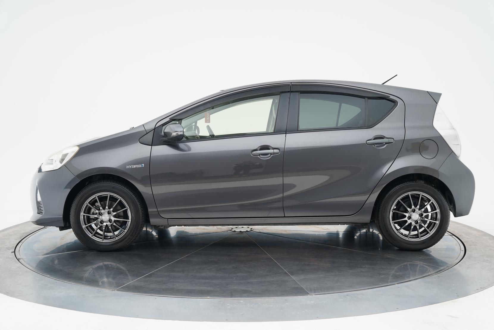 Toyota Aqua G Leather
