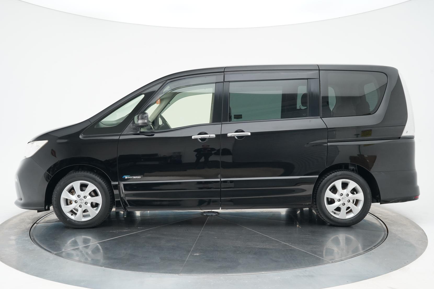 Nissan Serena 2.0 S-HYBRID