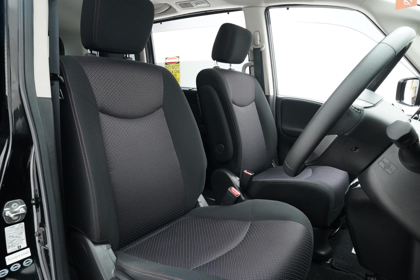 Nissan Serena 2.0 S-HYBRID