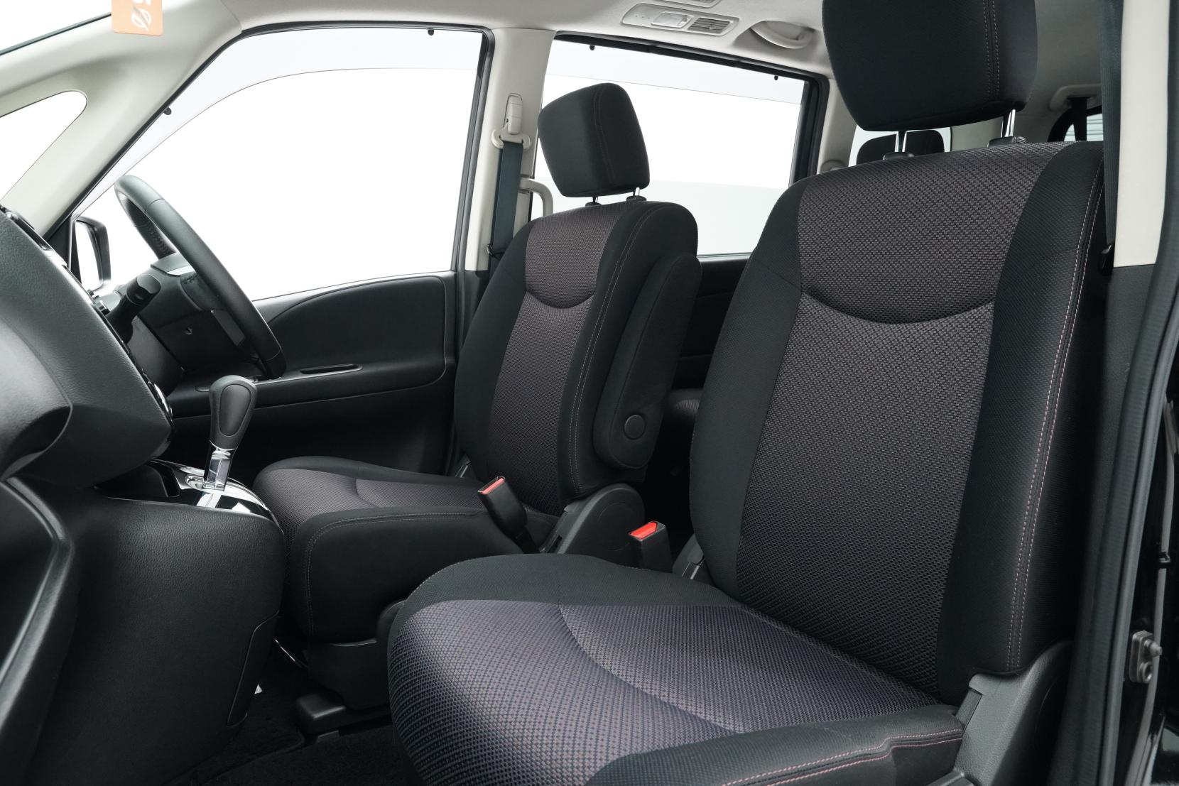 Nissan Serena 2.0 S-HYBRID