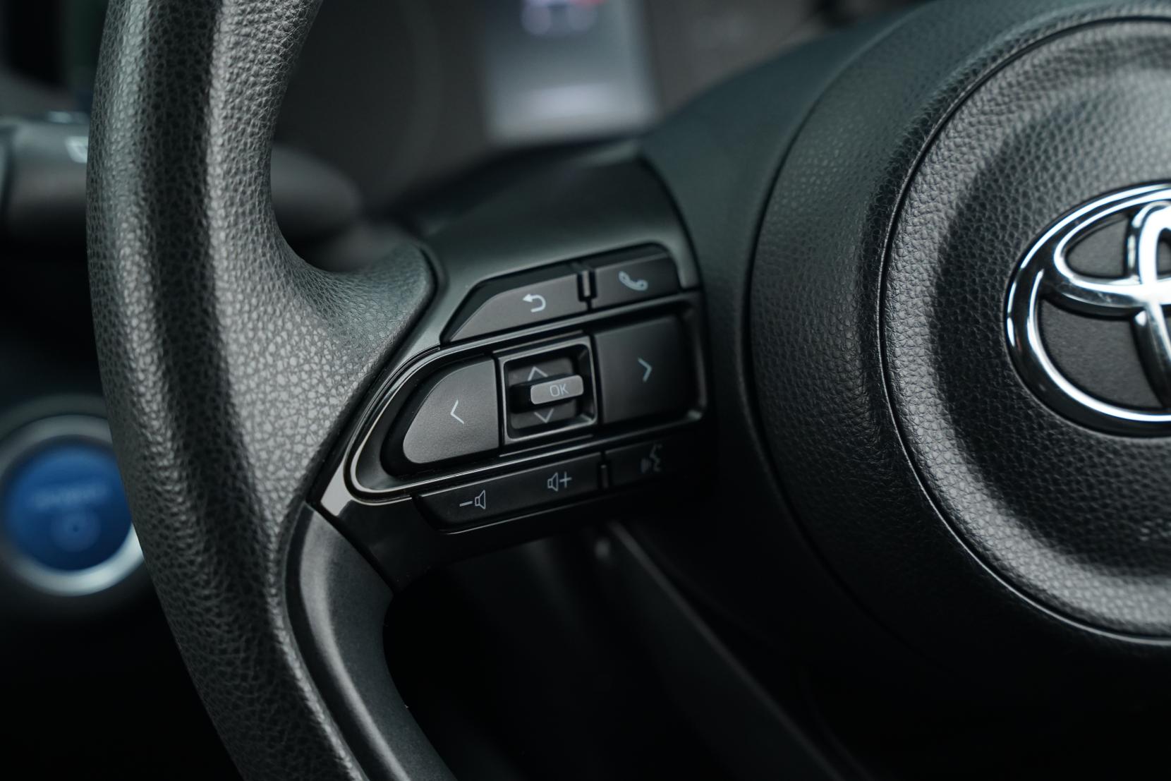 Toyota Yaris Hybrid X