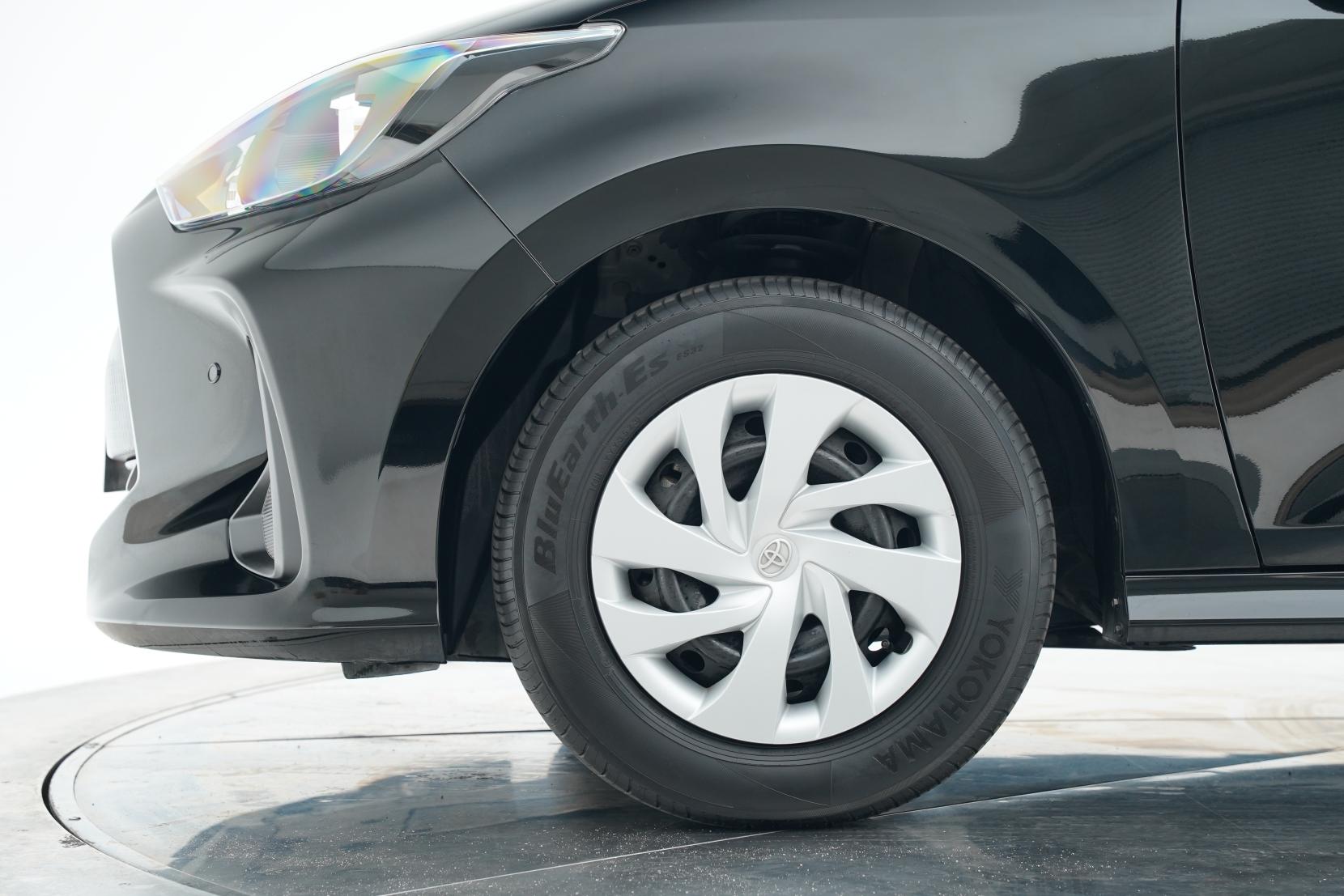 Toyota Yaris Hybrid X