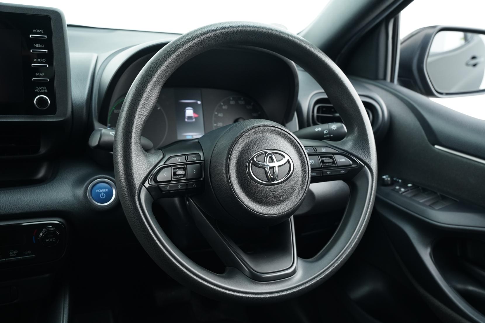 Toyota Yaris Hybrid X