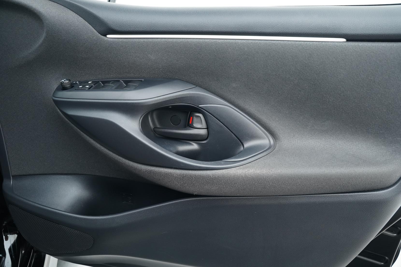 Toyota Yaris Hybrid X