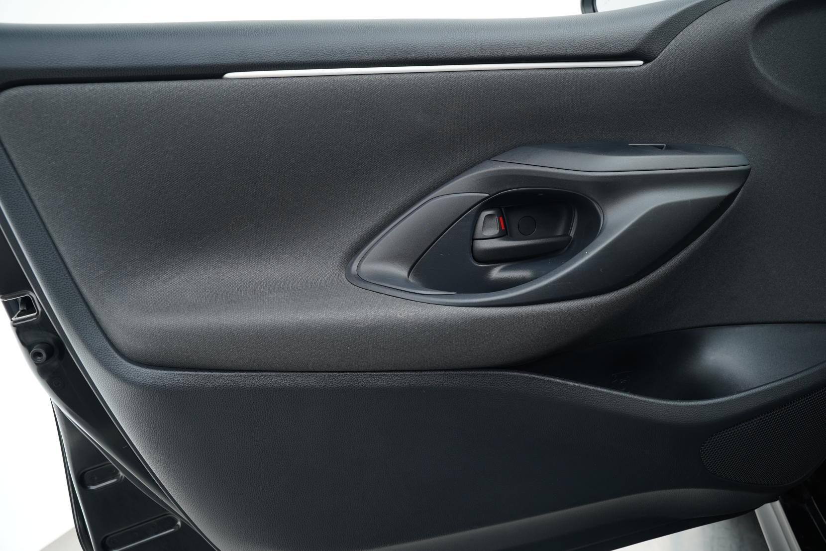 Toyota Yaris Hybrid X