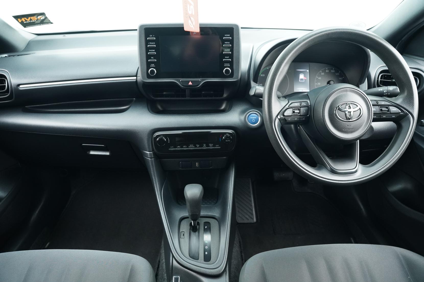 Toyota Yaris Hybrid X
