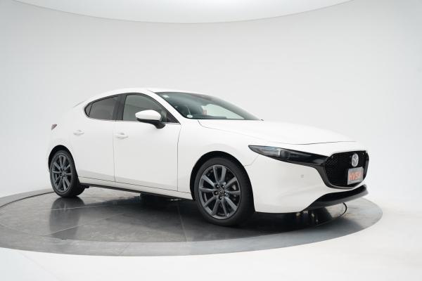 Mazda 3 2.0 Fastback 20S L
