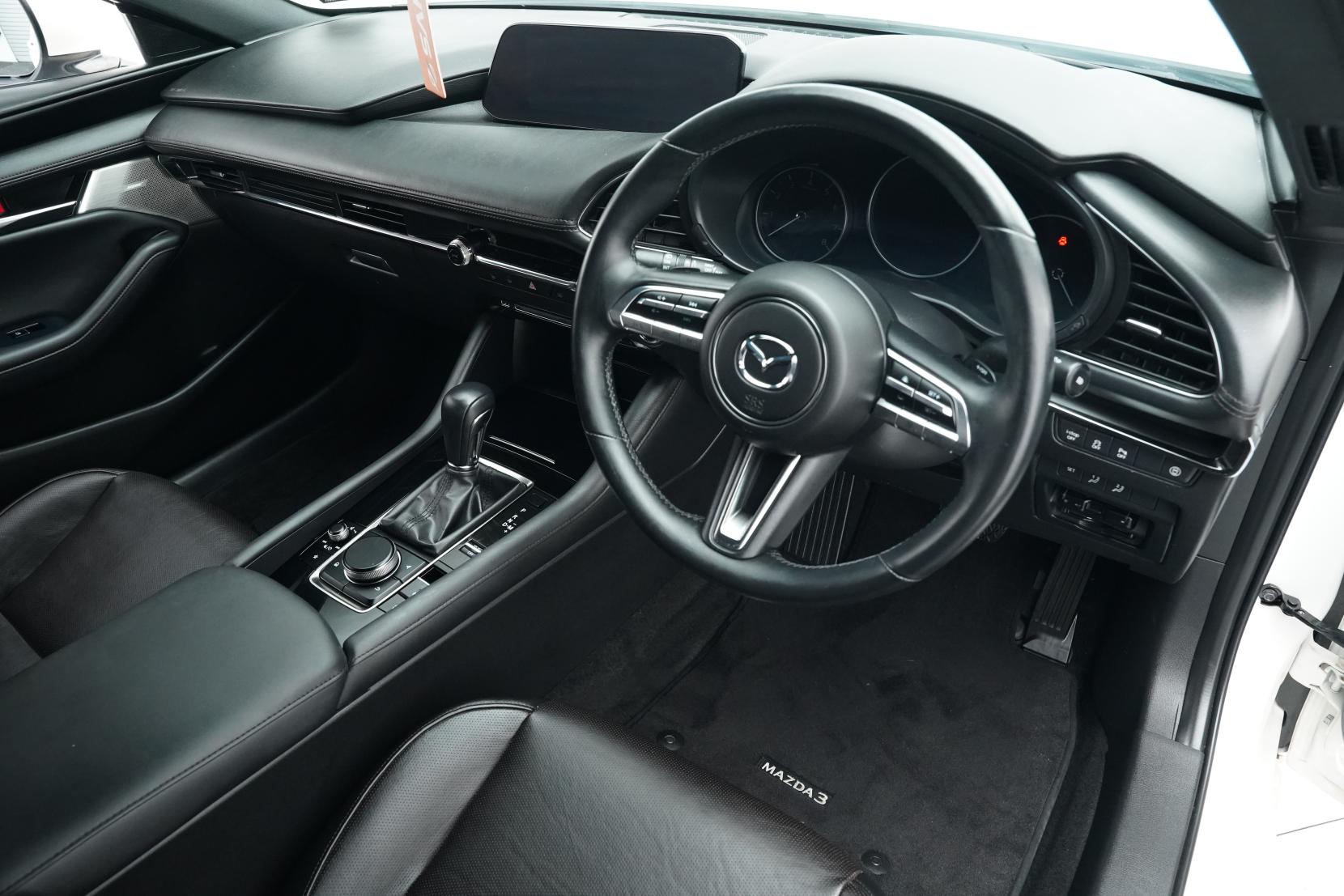 Mazda 3 2.0 Fastback 20S L