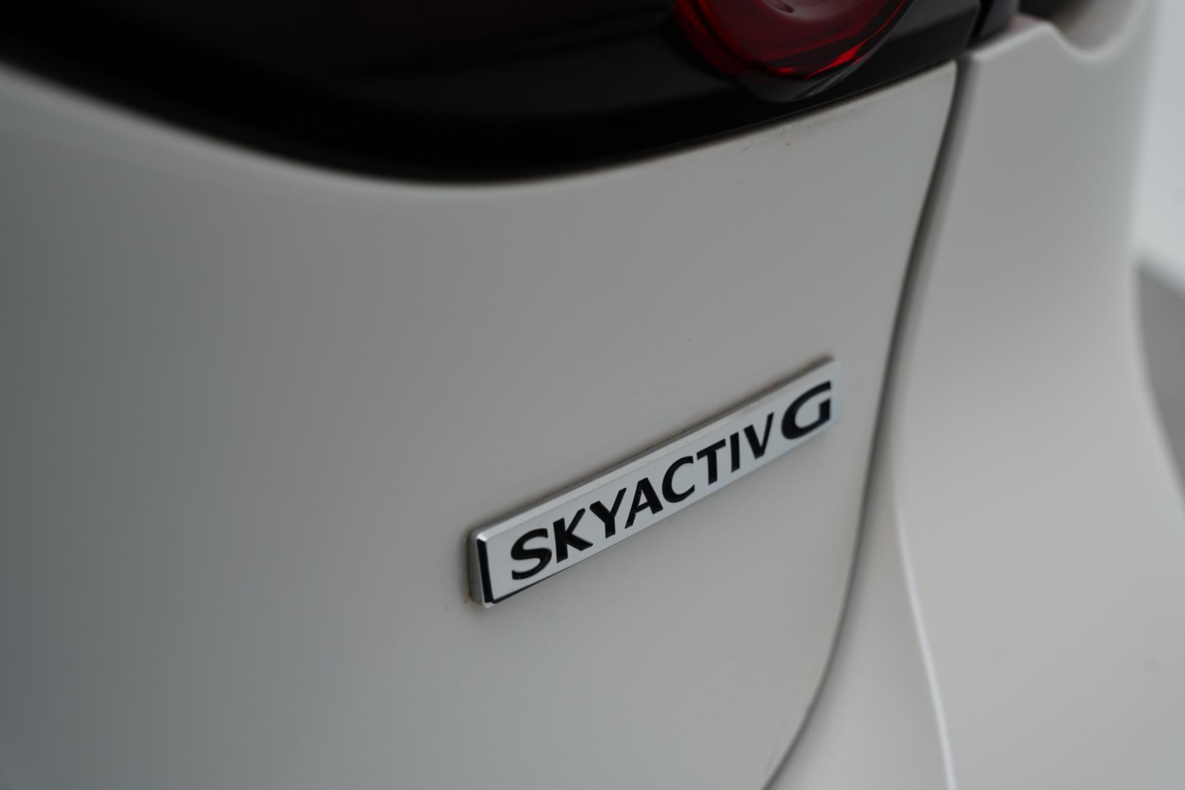 Mazda 3 2.0 Fastback 20S L