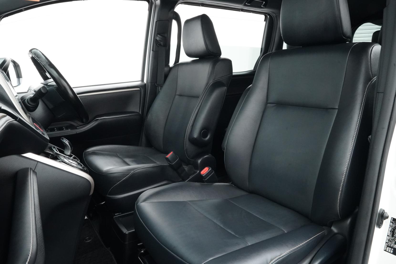 Toyota Esquire 1.8 HYBRID HYBRID GI