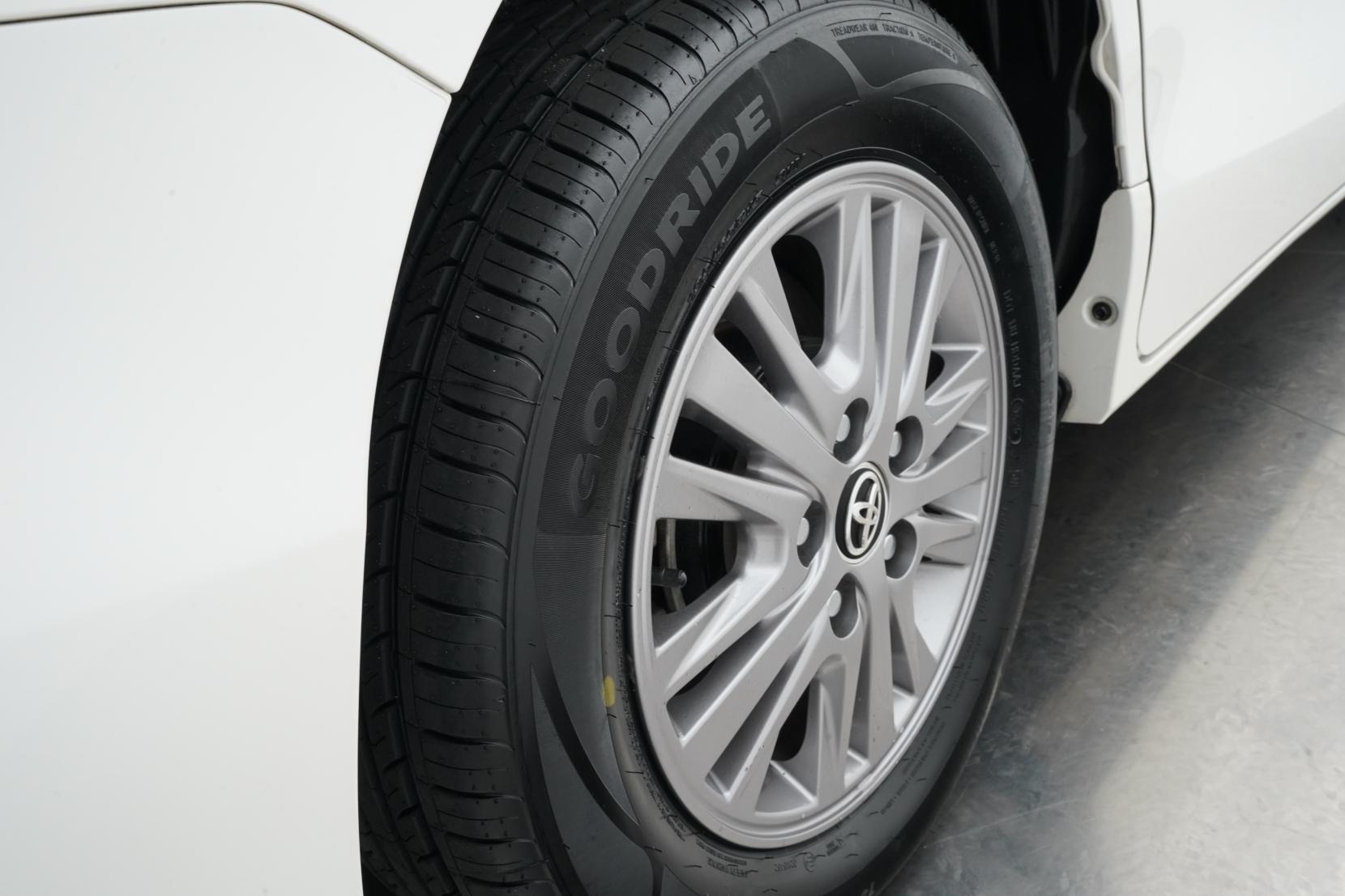 Toyota Esquire 1.8 HYBRID HYBRID GI