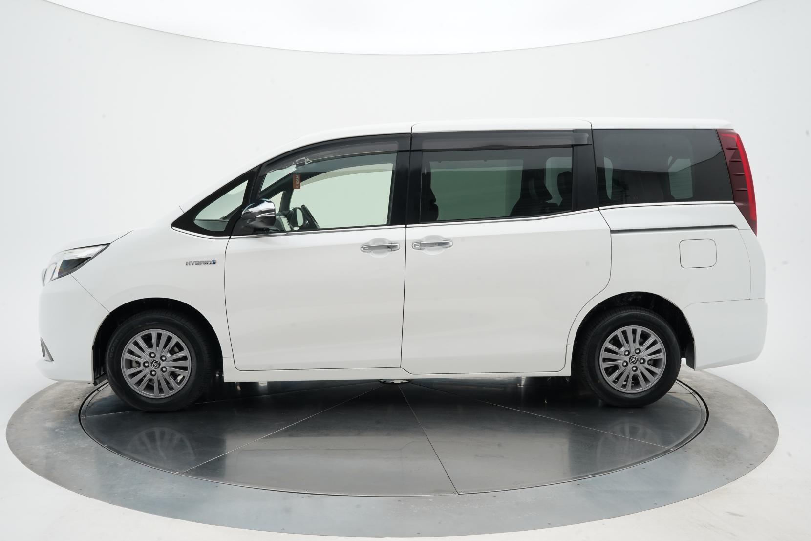 Toyota Esquire 1.8 HYBRID HYBRID GI