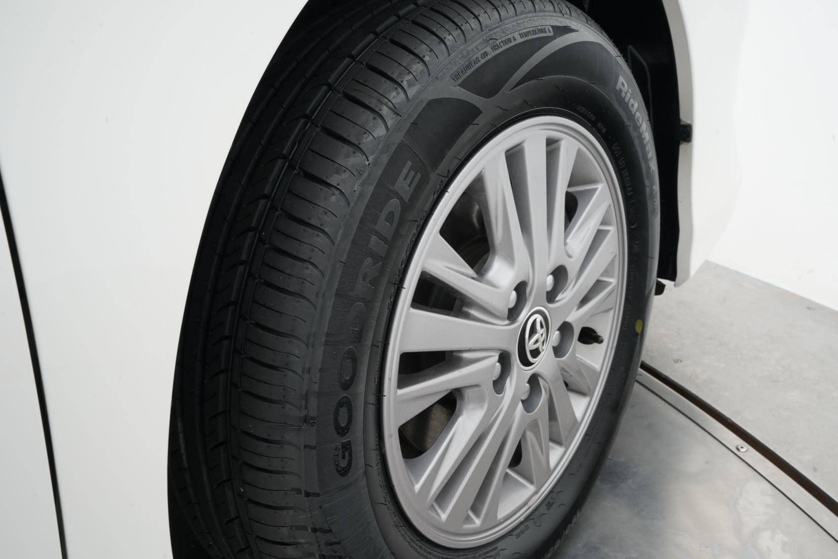 Toyota Esquire 1.8 HYBRID HYBRID GI