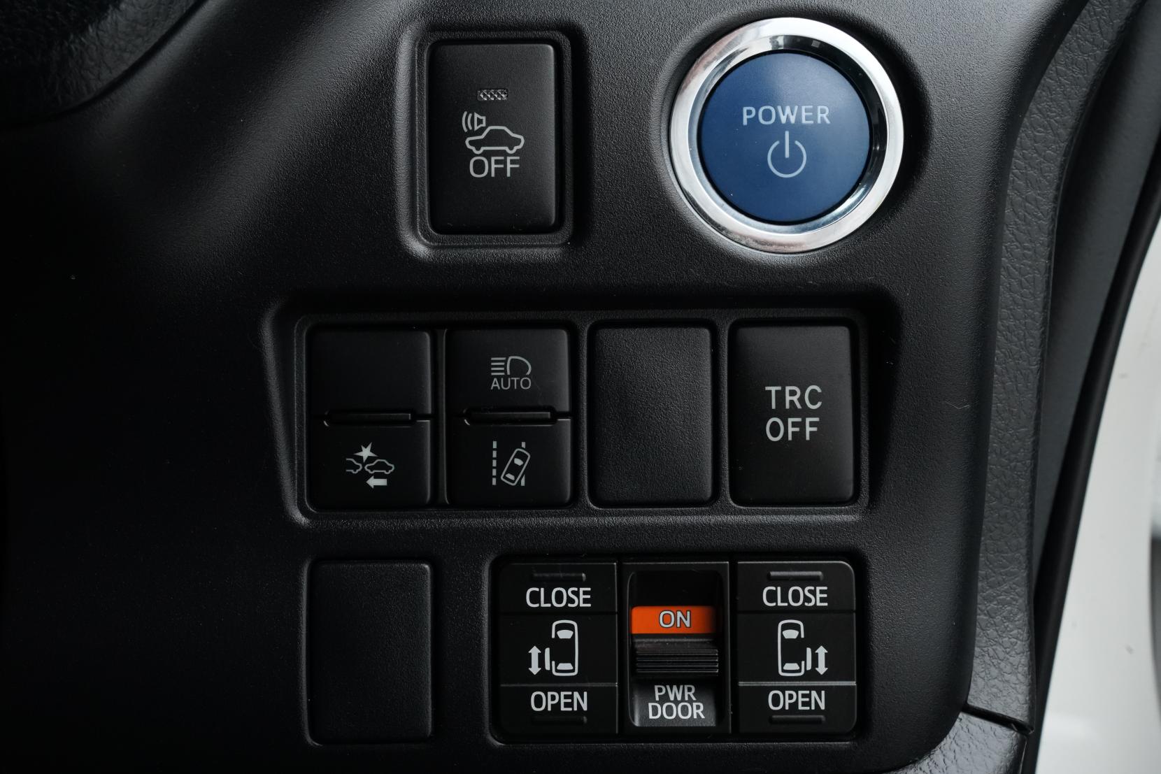 Toyota Esquire 1.8 HYBRID HYBRID GI