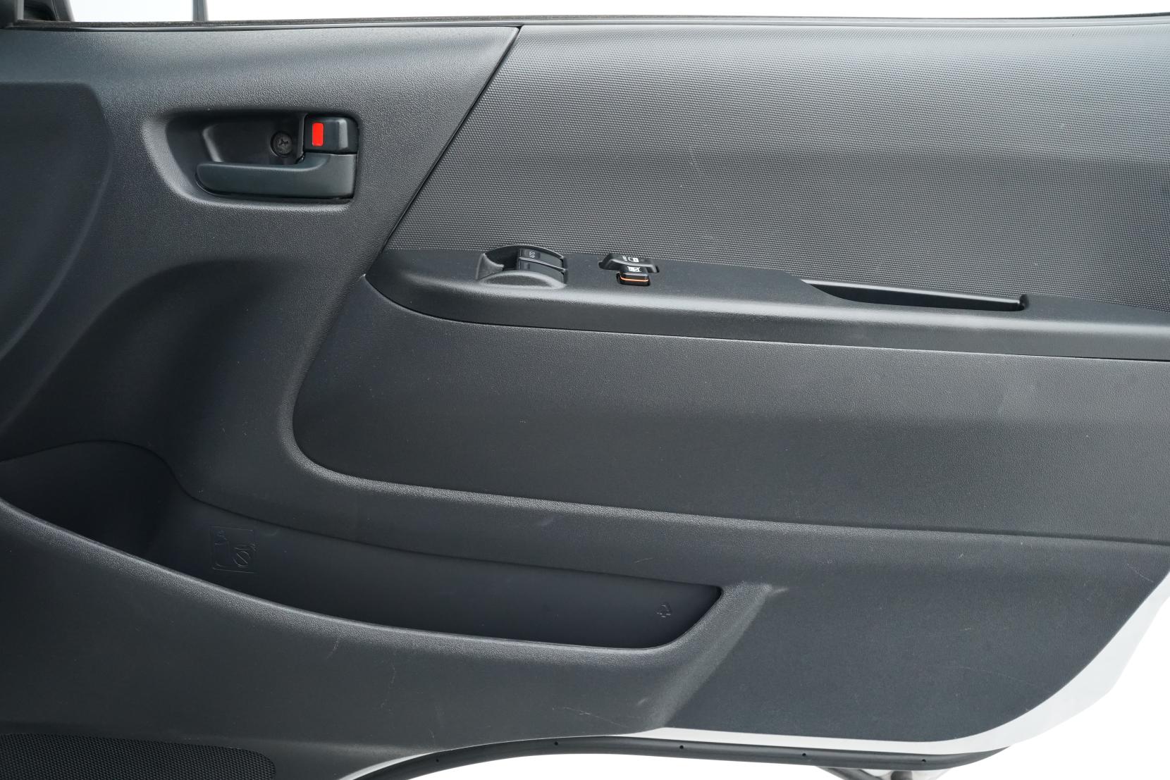 Toyota Hiace 2.8 Diesel 4WD 5 Door