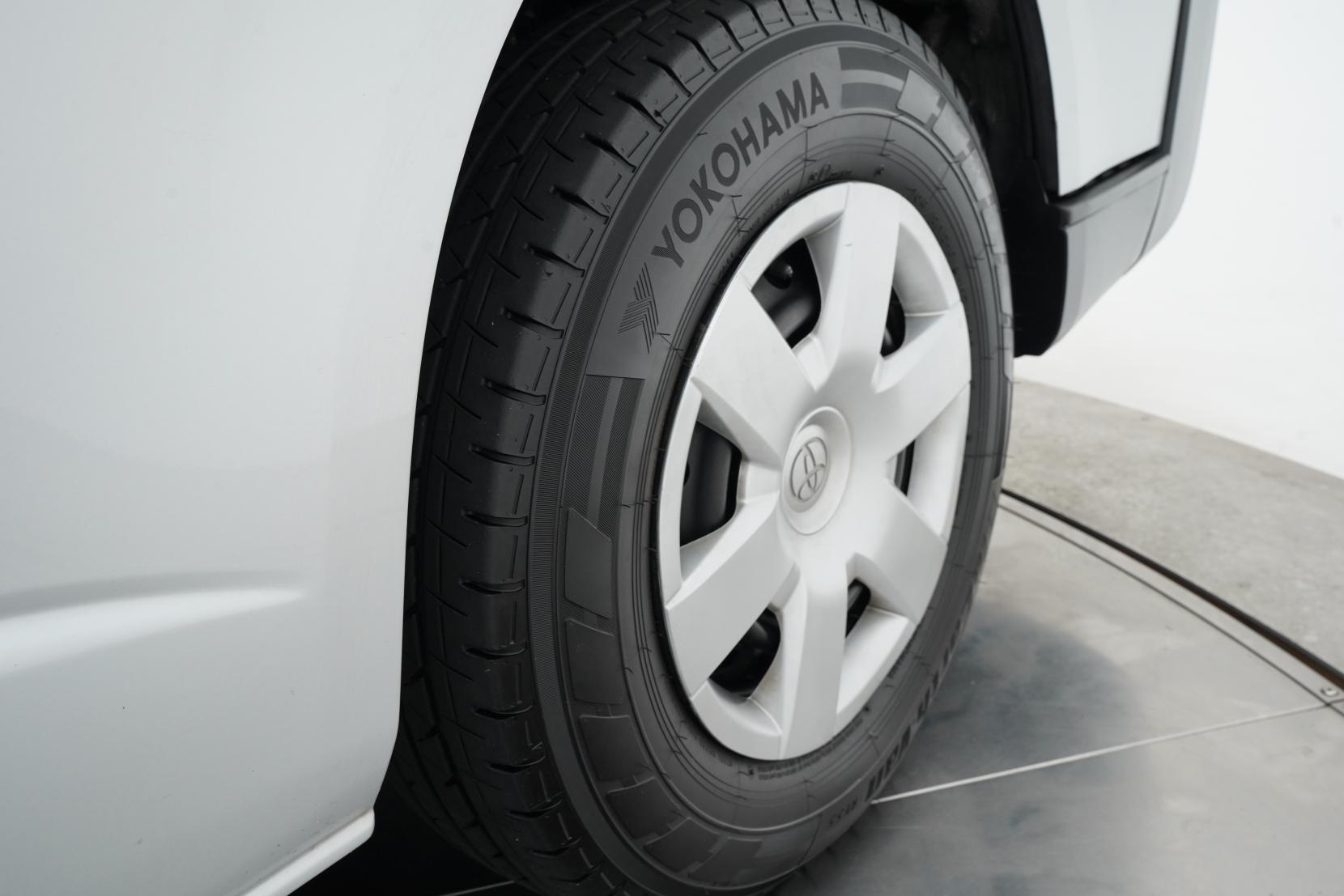 Toyota Hiace 2.8 Diesel 4WD 5 Door