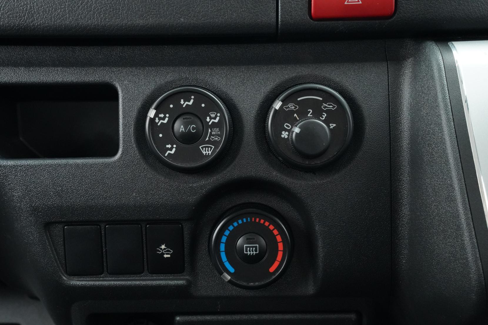 Toyota Hiace 2.8 Diesel 4WD 5 Door