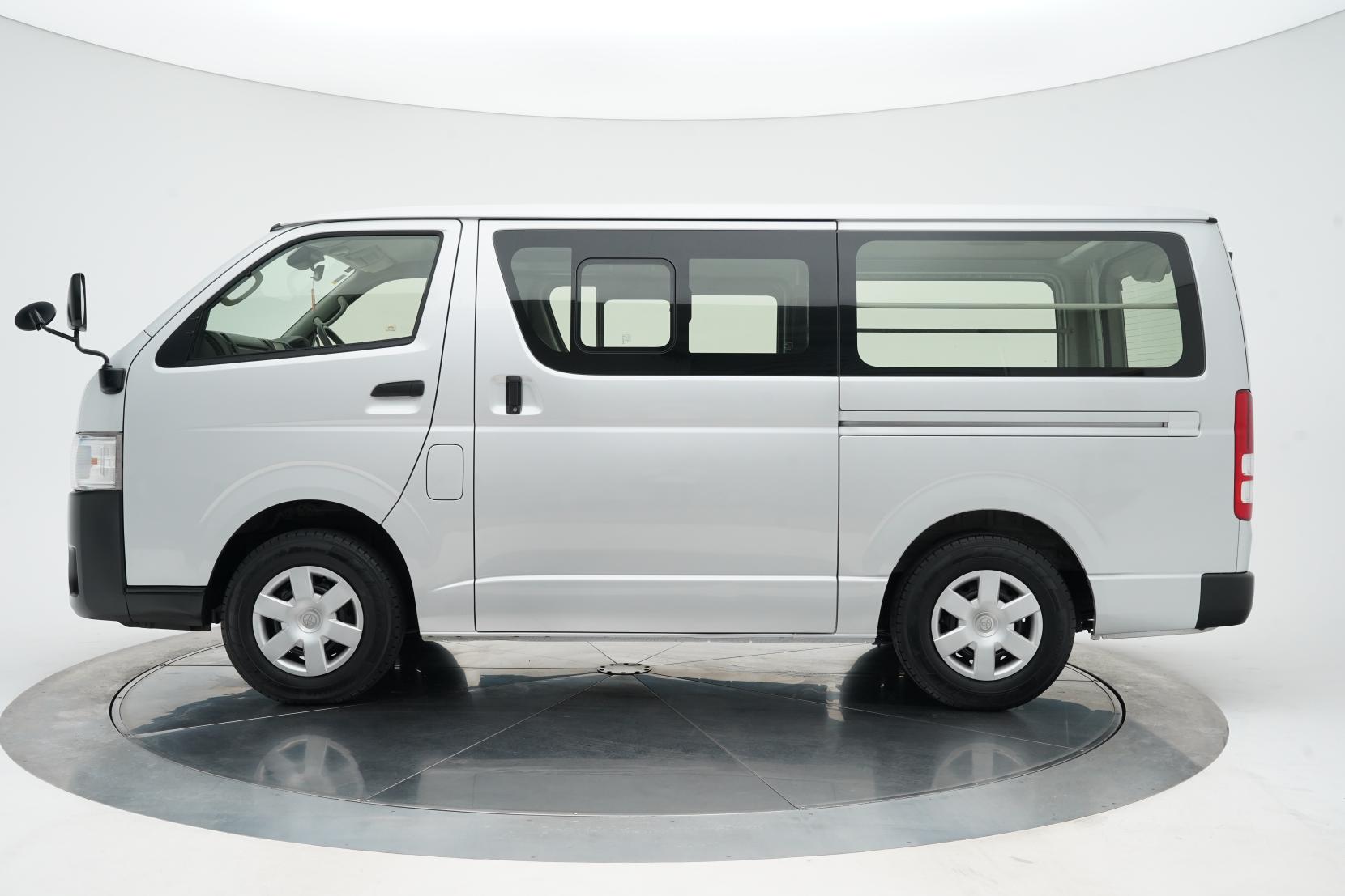 Toyota Hiace 2.8 Diesel 4WD 5 Door