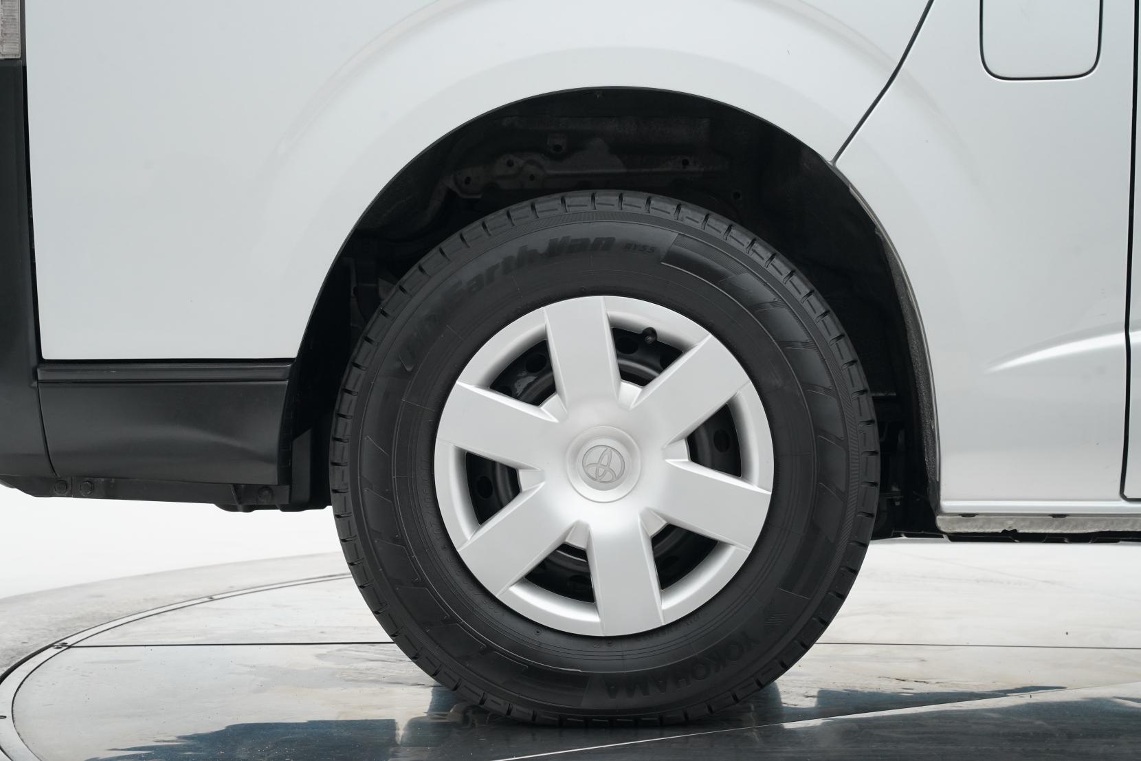 Toyota Hiace 2.8 Diesel 4WD 5 Door