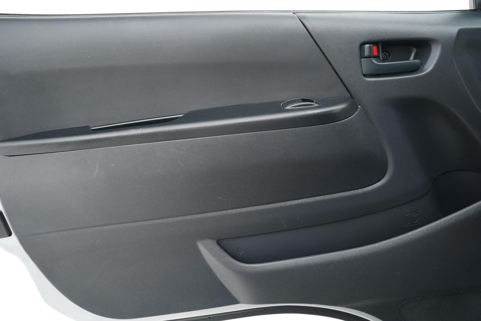 Toyota Hiace 2.8 Diesel 4WD 5 Door