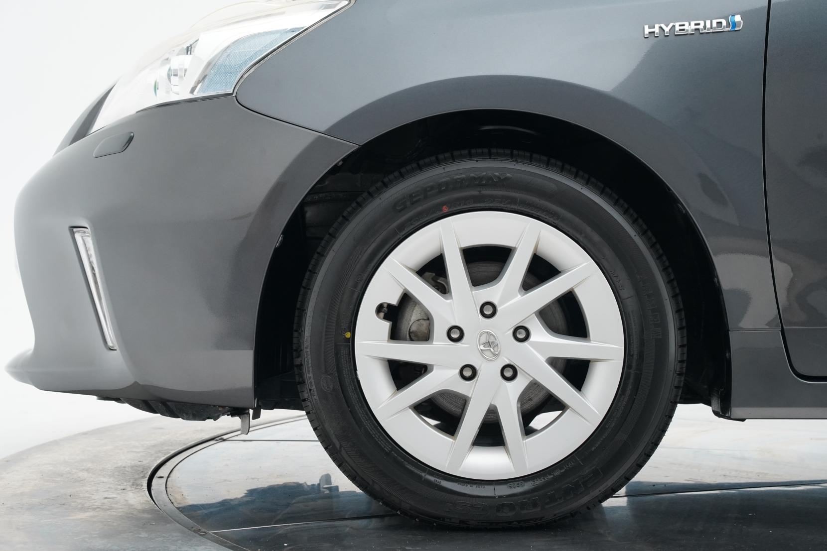 Toyota Prius 1.8 Alpha S 5 Seater