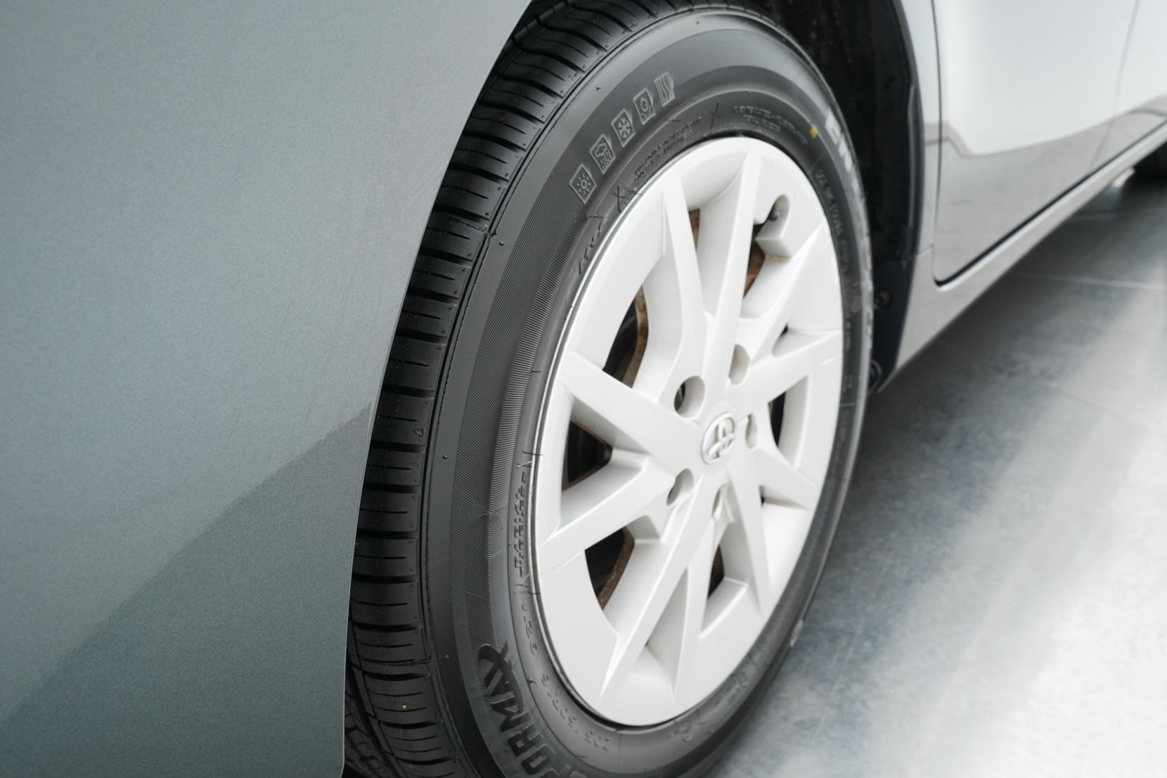 Toyota Prius 1.8 Alpha S 5 Seater